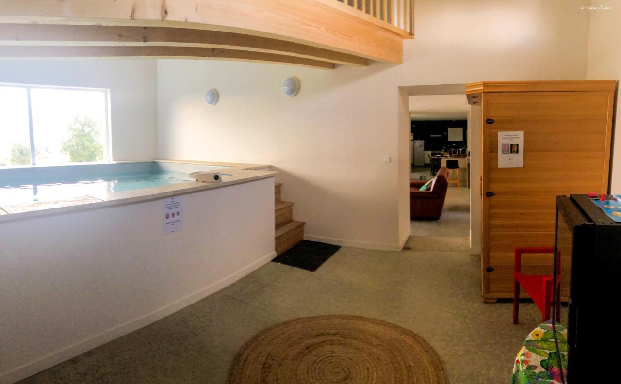 Villa Elegante A Panissieres Avec Piscine Privee Kültér fotó